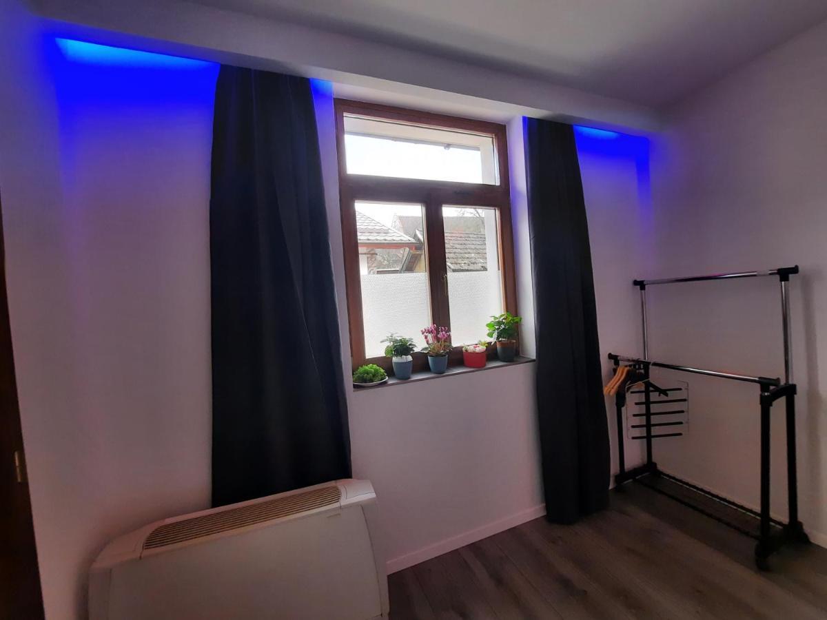 Appartement House Side By Side à Braşov Extérieur photo