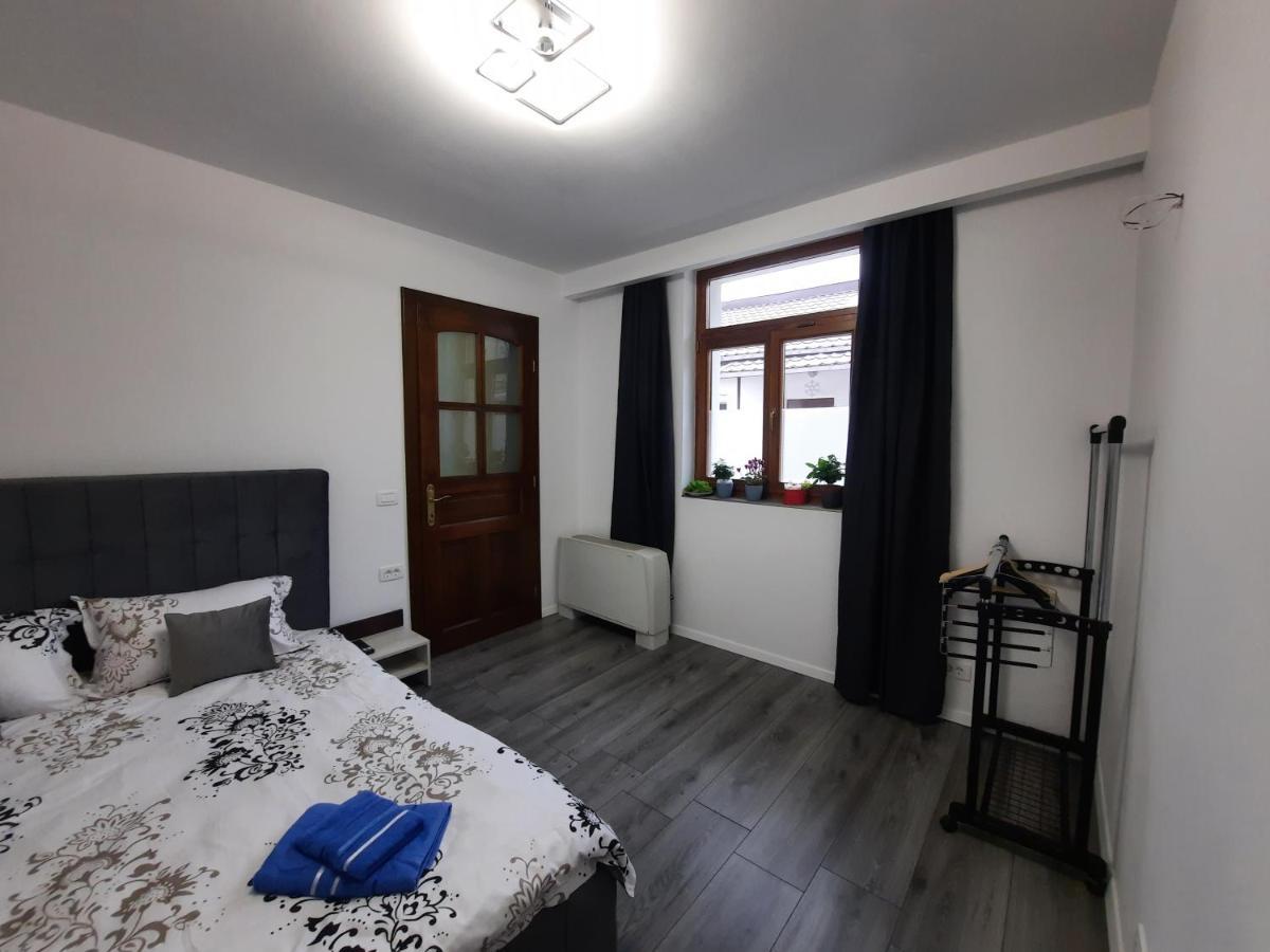 Appartement House Side By Side à Braşov Extérieur photo