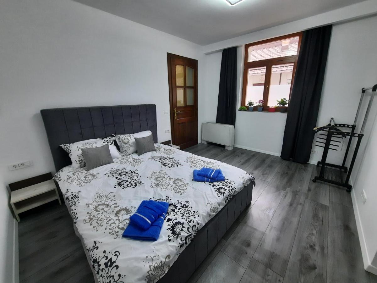 Appartement House Side By Side à Braşov Extérieur photo