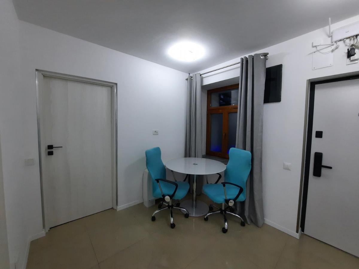 Appartement House Side By Side à Braşov Extérieur photo