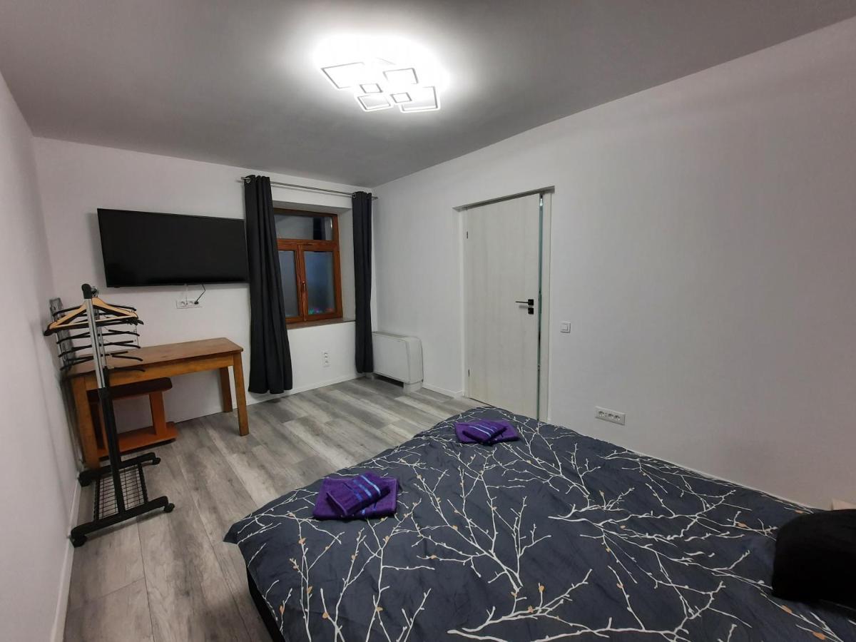Appartement House Side By Side à Braşov Extérieur photo